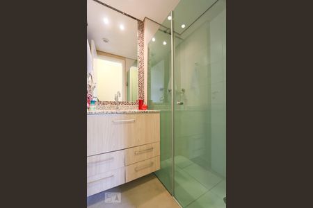 Apartamento à venda com 64m², 2 quartos e 1 vagaBanheiro da suíte