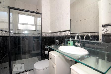 Banheiro de apartamento à venda com 2 quartos, 47m² em Nova Gameleira, Belo Horizonte