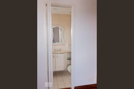 Apartamento para alugar com 74m², 3 quartos e 2 vagas Apartamento para alugar com 74m², 3 quartos e 2 vagasBanheiro da suíte