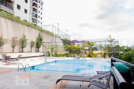 Apartamento para alugar com 74m², 3 quartos e 2 vagas Apartamento para alugar com 74m², 3 quartos e 2 vagasPiscina