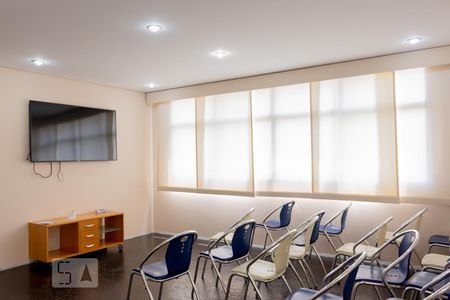 Apartamento para alugar com 74m², 3 quartos e 2 vagas Apartamento para alugar com 74m², 3 quartos e 2 vagasCinemaSala de filme