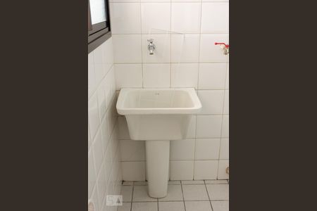 Apartamento para alugar com 74m², 3 quartos e 2 vagas Apartamento para alugar com 74m², 3 quartos e 2 vagasLavanderia