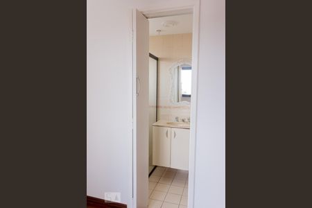 Apartamento para alugar com 74m², 3 quartos e 2 vagas Apartamento para alugar com 74m², 3 quartos e 2 vagasBanheiro da suíte