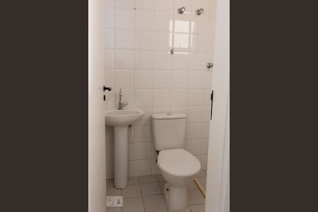 Apartamento para alugar com 74m², 3 quartos e 2 vagas Apartamento para alugar com 74m², 3 quartos e 2 vagasBanheiro de serviço