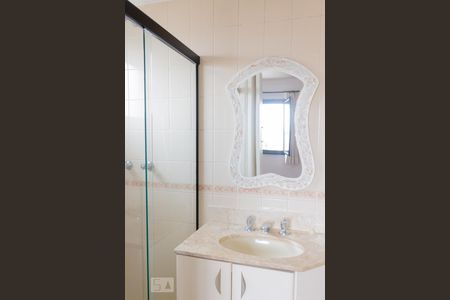 Apartamento para alugar com 74m², 3 quartos e 2 vagas Apartamento para alugar com 74m², 3 quartos e 2 vagasBanheiro da suíte