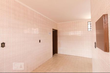 Casa para alugar com 140m², 2 quartos e 2 vagasCozinha