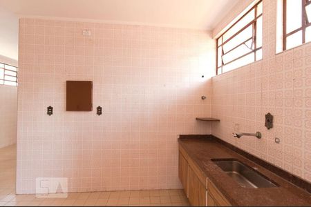 Casa para alugar com 140m², 2 quartos e 2 vagasCozinha