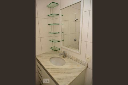 Apartamento à venda com 79m², 2 quartos e 1 vaga Apartamento à venda com 79m², 2 quartos e 1 vagaBanheiro