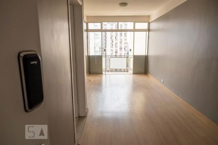 Apartamento à venda com 79m², 2 quartos e 1 vaga Apartamento à venda com 79m², 2 quartos e 1 vagaSala