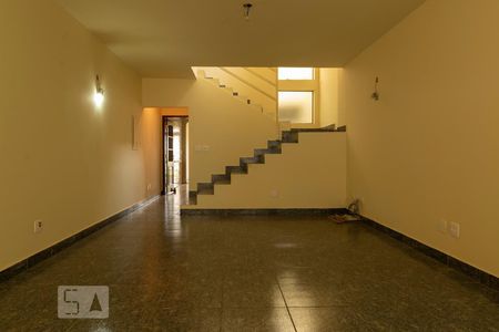 Sala de casa para alugar com 3 quartos, 215m² em Saúde, São Paulo