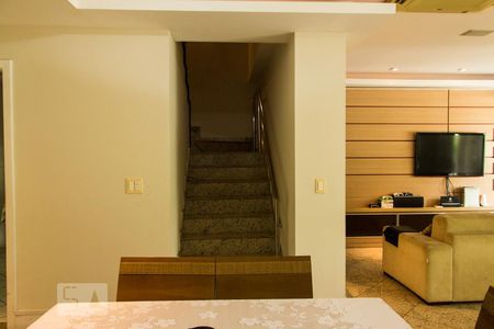 Sala de casa de condomínio à venda com 4 quartos, 350m² em Recreio dos Bandeirantes, Rio de Janeiro