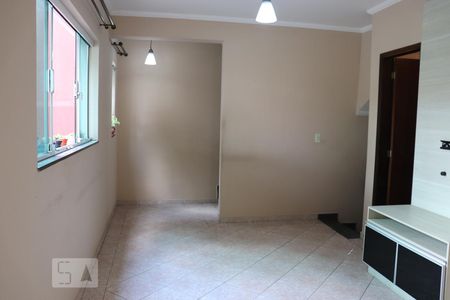 Sala de casa para alugar com 2 quartos, 102m² em Vila Alzira, Santo André