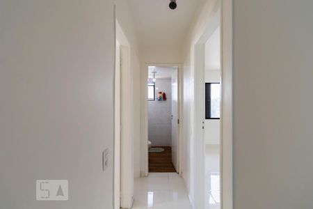 Corredor de apartamento à venda com 3 quartos, 68m² em Cambuci, São Paulo
