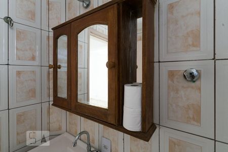 Apartamento para alugar com 55m², 2 quartos e sem vagaArmário do Banheiro