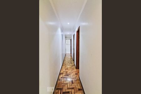 Corredor de casa para alugar com 2 quartos, 90m² em Vila Arcadia, São Paulo