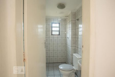 Banheiro de apartamento à venda com 2 quartos, 60m² em Parque Peruche, São Paulo