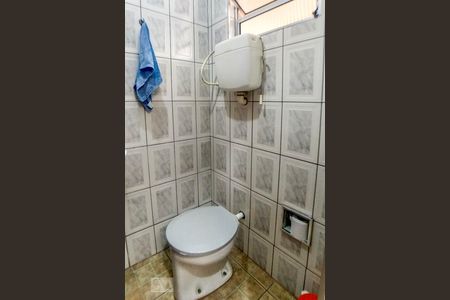 Casa à venda com 180m², 3 quartos e 1 vaga Casa à venda com 180m², 3 quartos e 1 vagaBanheiro de Serviço