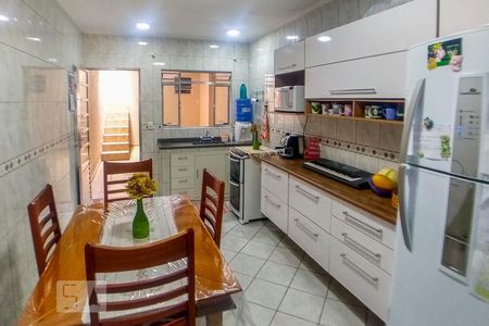 Casa à venda com 180m², 3 quartos e 1 vaga Casa à venda com 180m², 3 quartos e 1 vagaCozinha