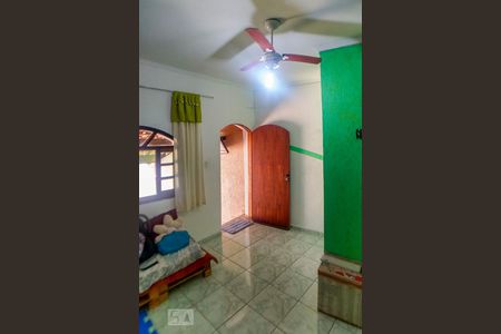 Casa à venda com 180m², 3 quartos e 1 vaga Casa à venda com 180m², 3 quartos e 1 vagaEdícula