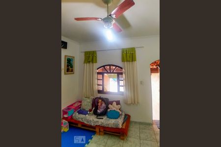 Casa à venda com 180m², 3 quartos e 1 vaga Casa à venda com 180m², 3 quartos e 1 vagaEdícula