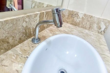 Casa à venda com 180m², 3 quartos e 1 vaga Casa à venda com 180m², 3 quartos e 1 vagaBanheiro Social