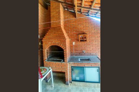 Casa à venda com 180m², 3 quartos e 1 vaga Casa à venda com 180m², 3 quartos e 1 vagaChurrasqueira