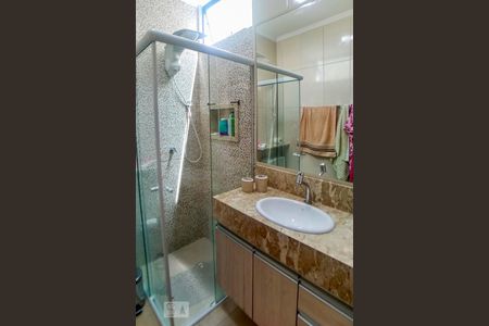 Casa à venda com 180m², 3 quartos e 1 vaga Casa à venda com 180m², 3 quartos e 1 vagaBanheiro Social