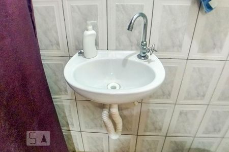 Casa à venda com 180m², 3 quartos e 1 vaga Casa à venda com 180m², 3 quartos e 1 vagaBanheiro de Serviço