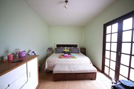 Casa à venda com 176m², 3 quartos e 2 vagasSuíte