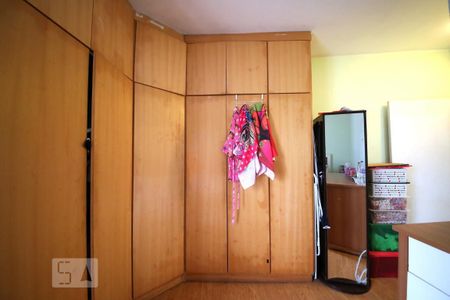 Casa à venda com 176m², 3 quartos e 2 vagasSuíte