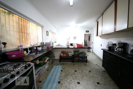 Casa à venda com 176m², 3 quartos e 2 vagasCozinha