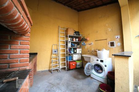 Casa à venda com 176m², 3 quartos e 2 vagasChurrasqueira - Área de Serviço