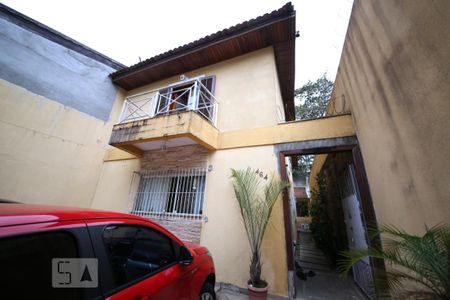 Casa à venda com 176m², 3 quartos e 2 vagasFachada