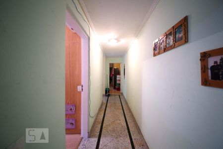 Casa à venda com 176m², 3 quartos e 2 vagasCorredor