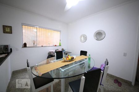 Casa à venda com 176m², 3 quartos e 2 vagasCopa