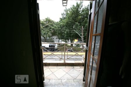 Casa à venda com 176m², 3 quartos e 2 vagasVaranda