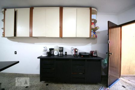 Casa à venda com 176m², 3 quartos e 2 vagasCozinha
