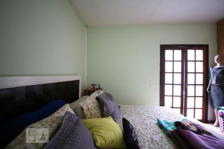 Casa à venda com 176m², 3 quartos e 2 vagasSuíte