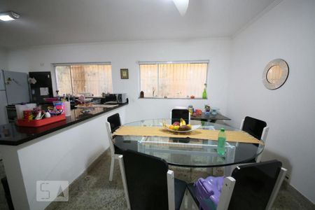 Casa à venda com 176m², 3 quartos e 2 vagasCopa