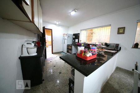 Casa à venda com 176m², 3 quartos e 2 vagasCozinha