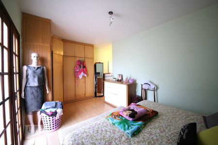 Casa à venda com 176m², 3 quartos e 2 vagasSuíte