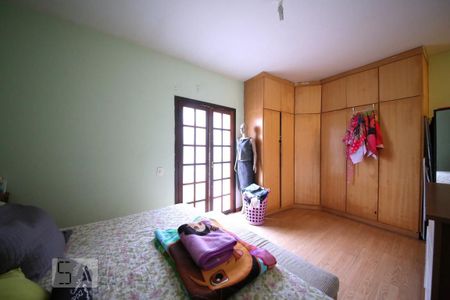 Casa à venda com 176m², 3 quartos e 2 vagasSuíte