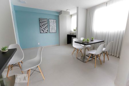 Apartamento à venda com 42m², 2 quartos e sem vagaÁrea comum - Salão de festas