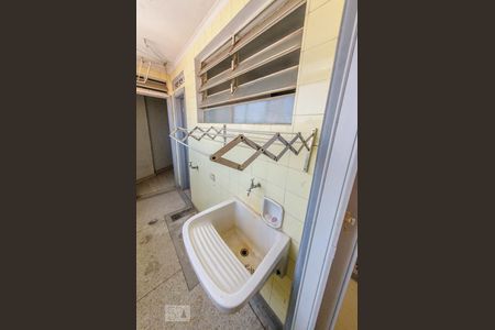 Apartamento à venda com 115m², 2 quartos e sem vaga Apartamento à venda com 115m², 2 quartos e sem vagaÁrea de Serviço