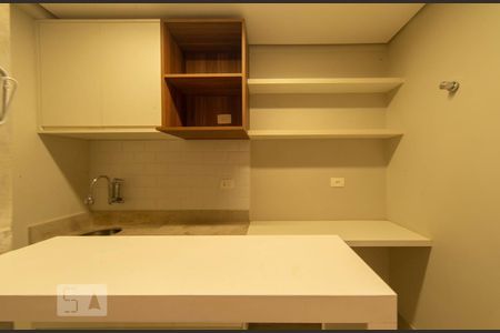 Cozinha de apartamento para alugar com 1 quarto, 37m² em Asa Norte, Brasília