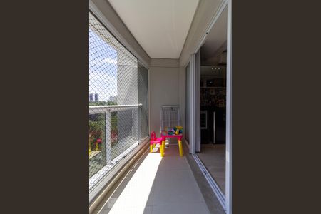 Apartamento à venda com 120m², 3 quartos e 2 vagasVaranda 2