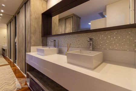 Apartamento à venda com 120m², 3 quartos e 2 vagasBanheiro Suíte Master