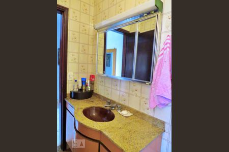 Casa de condomínio à venda com 125m², 3 quartos e 2 vagassuíte 