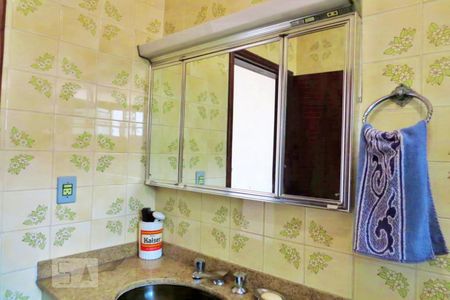 Casa de condomínio à venda com 125m², 3 quartos e 2 vagasBanheiro