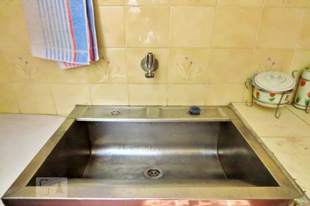 Casa de condomínio à venda com 125m², 3 quartos e 2 vagasÁrea de Serviço/Quintal